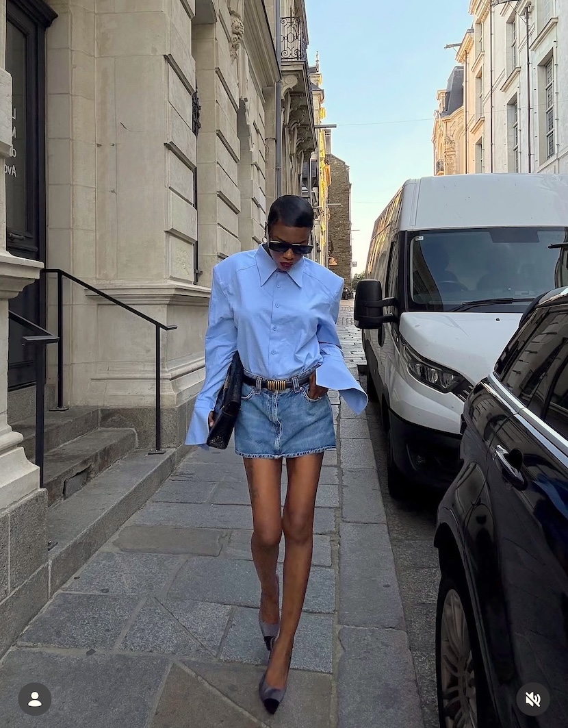 Tenue élégante et minimaliste illustrant le style effortless à Paris